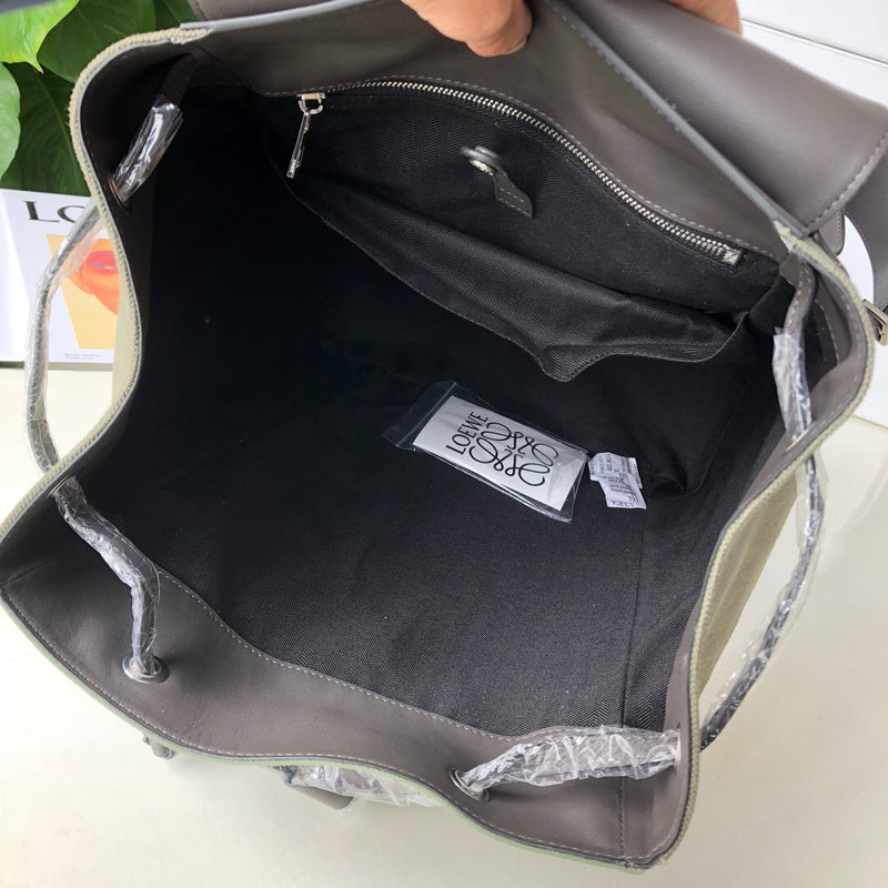 Ziva's Charm handbag – full view (33cm*44.5cm*16cm)