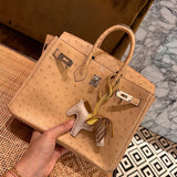  shopper bag interior and compartment view 9