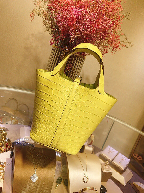  Clean-Lined carryall bag carried on shoulder