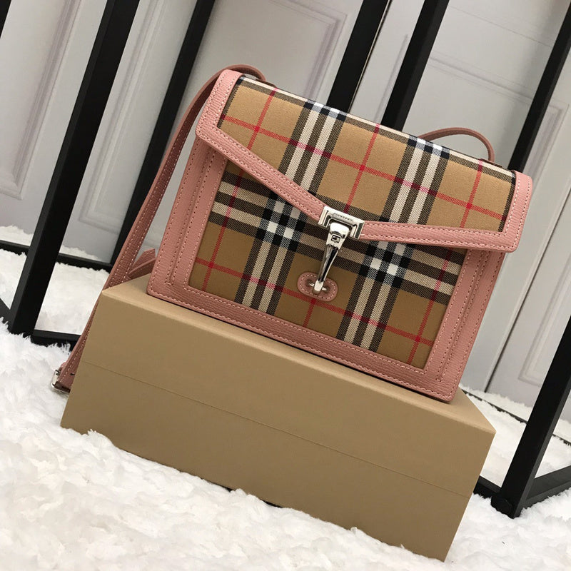 Ziva's Charm handbag – detail view (one versatile size)