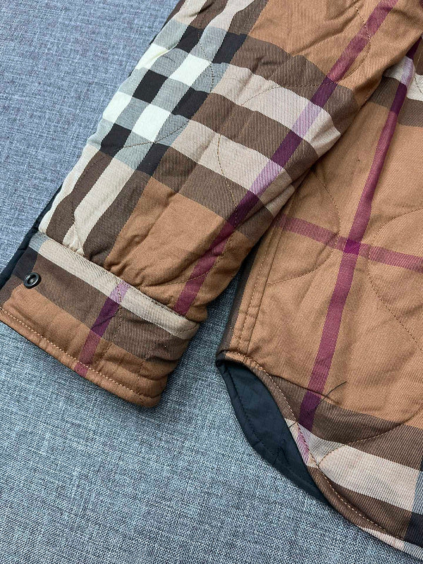 Styling view of Burberry luxury piece style No.475