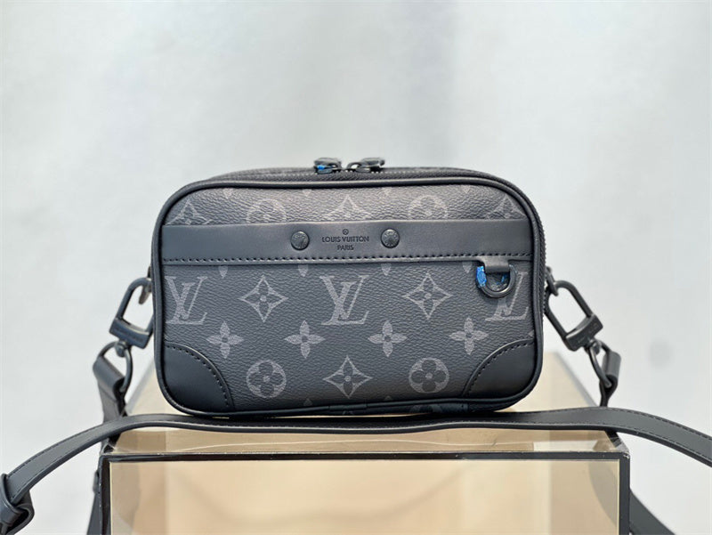  versatile structured bag detail view showing craftsmanship 14