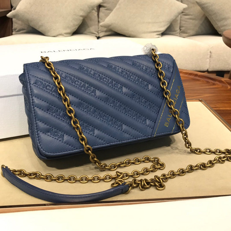 Understated Premium PU Leather Handbag - Signature Hardware Accents | Women's Luxury Handbag #799 - close-up detail shot (image 3) of designer-inspired handbag