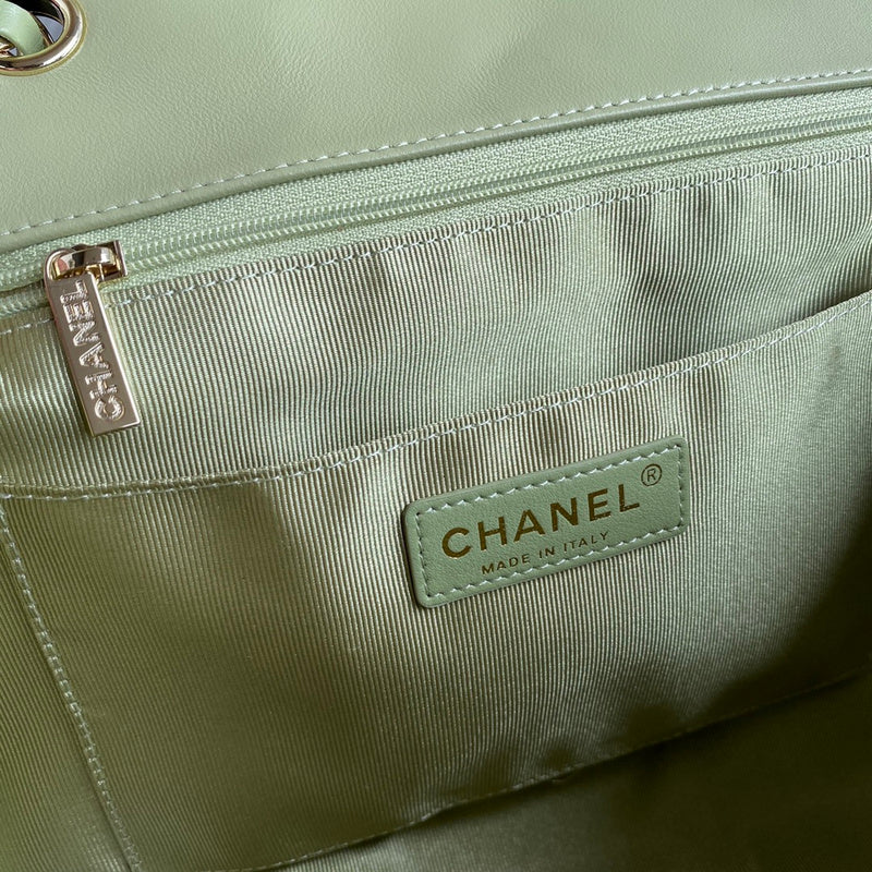  spacious purse view 2