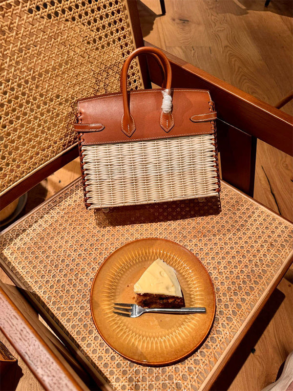  chic carryall bag detail view showing craftsmanship 8