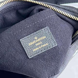 Side profile of everyday-luxe modern women's handbag – women's designer-style accessory