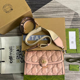 Side profile of premium modern women's handbag – women's designer-style accessory