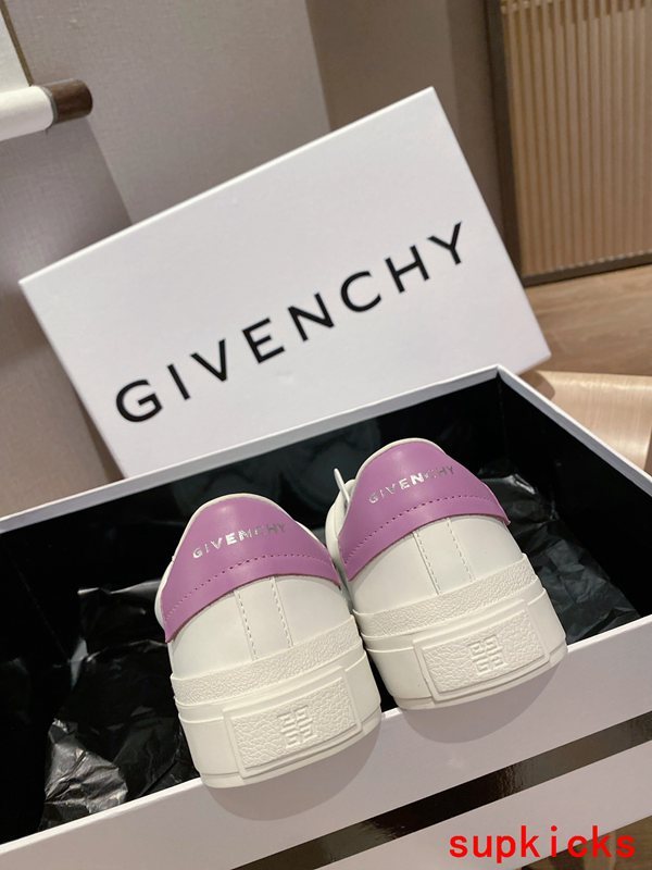 Givenchy shoes Style 002 - logo and branding close-up