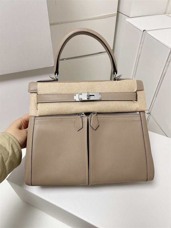  top-handle bag interior and compartment view