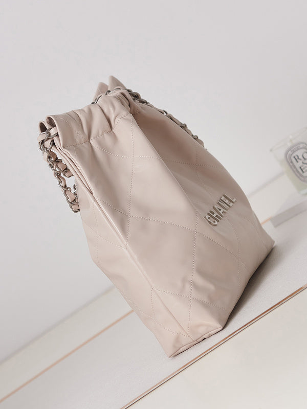  handbag, spacious everyday style, image 5