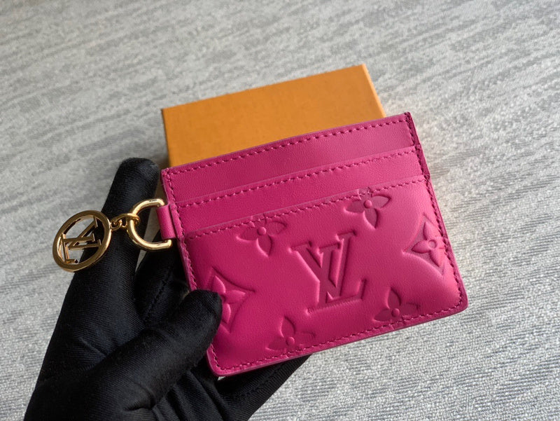  Statement everyday bag carried on shoulder