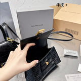 Ziva's Charm handbag – product shot (one versatile size)