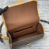  structured bag interior and compartment view 9