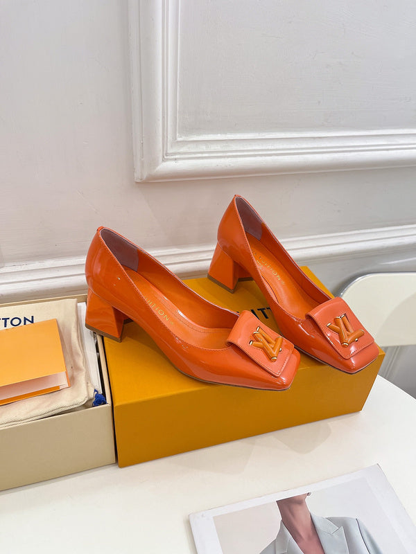 Louis Vuitton shoes Style 302 - sole and craftsmanship detail (alternate angle)