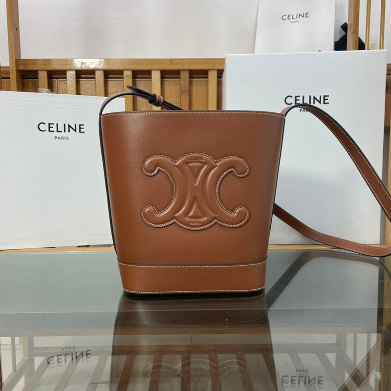 Front view of polished classic women's handbag – women's premium purse