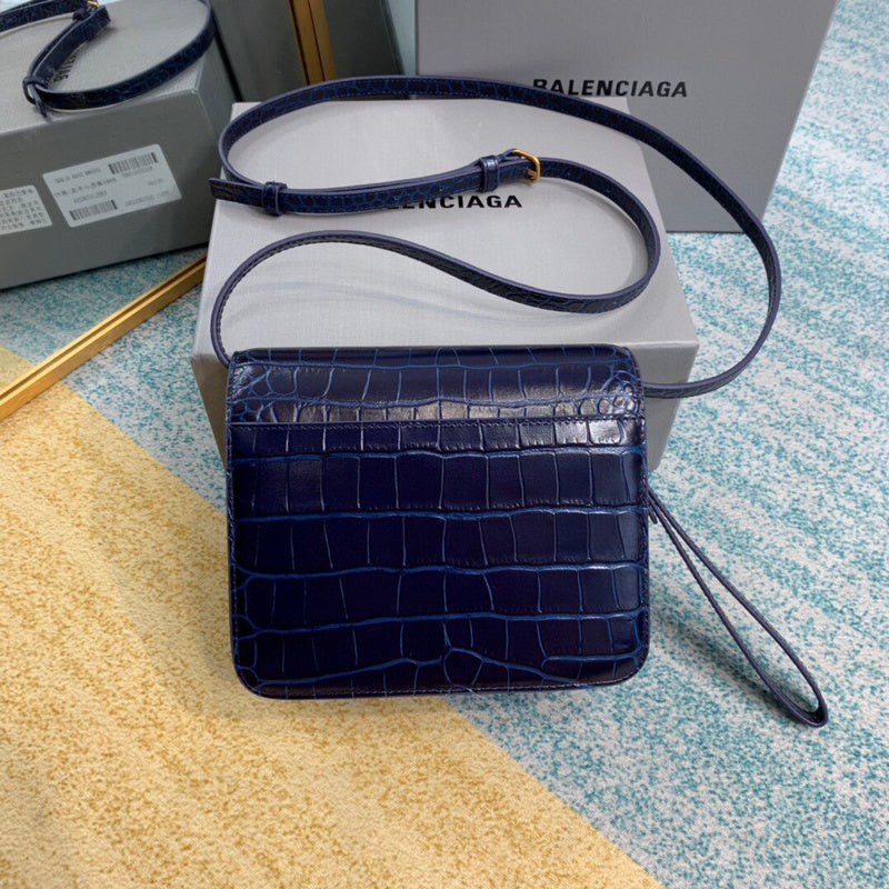 Effortless Premium PU Leather Handbag - Understated Luxury Look | Women's Designer-Inspired Purse #645 - close-up detail shot (image 3) of designer-inspired handbag