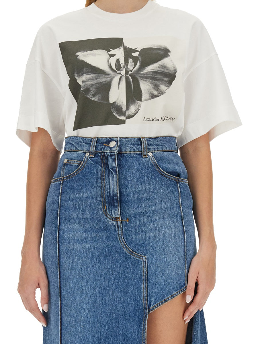 Close-up of Alexander McQueen tee shirts hardware and fine stitching