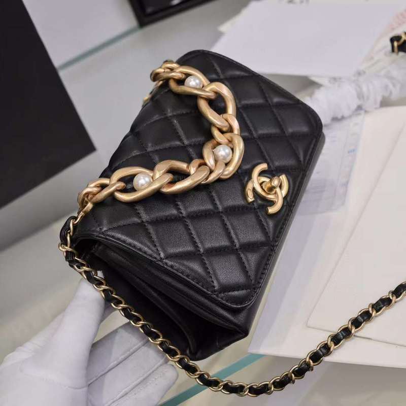 Zivas Charm Polished Finish Fashion Handbag (Designer-Inspired Craftsmanship) – Detail View