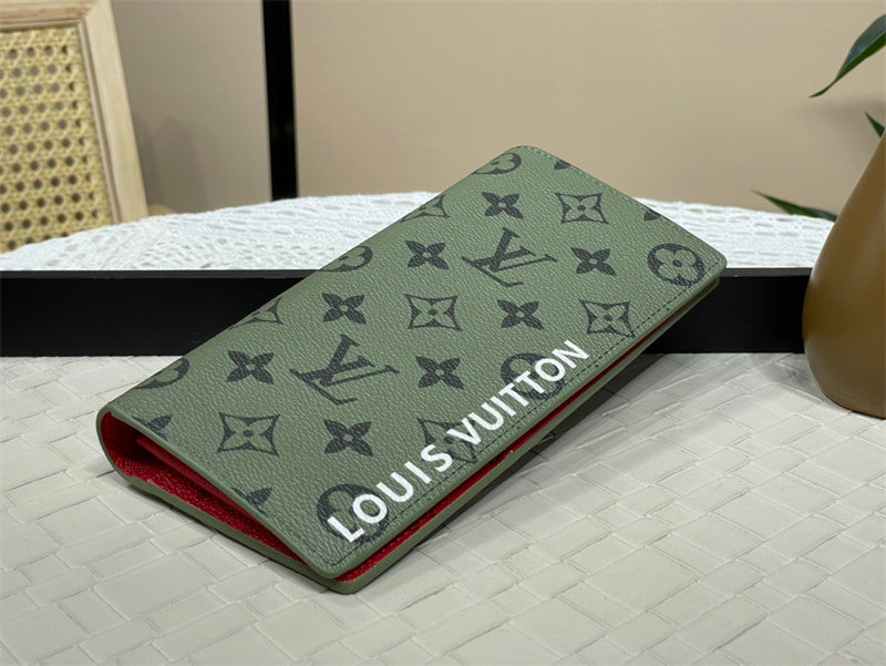  crossbody bag interior and compartment view