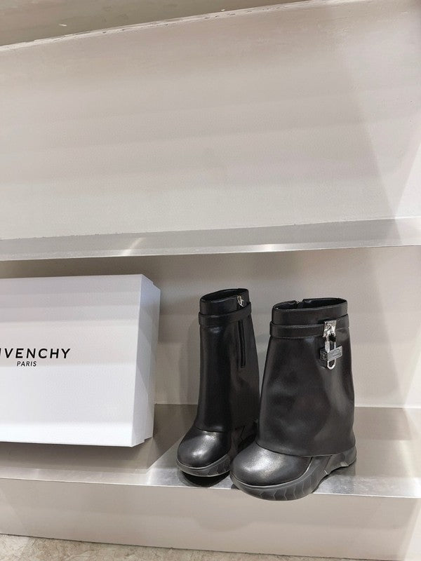 Givenchy shoes Style 168 - packaging and accessories