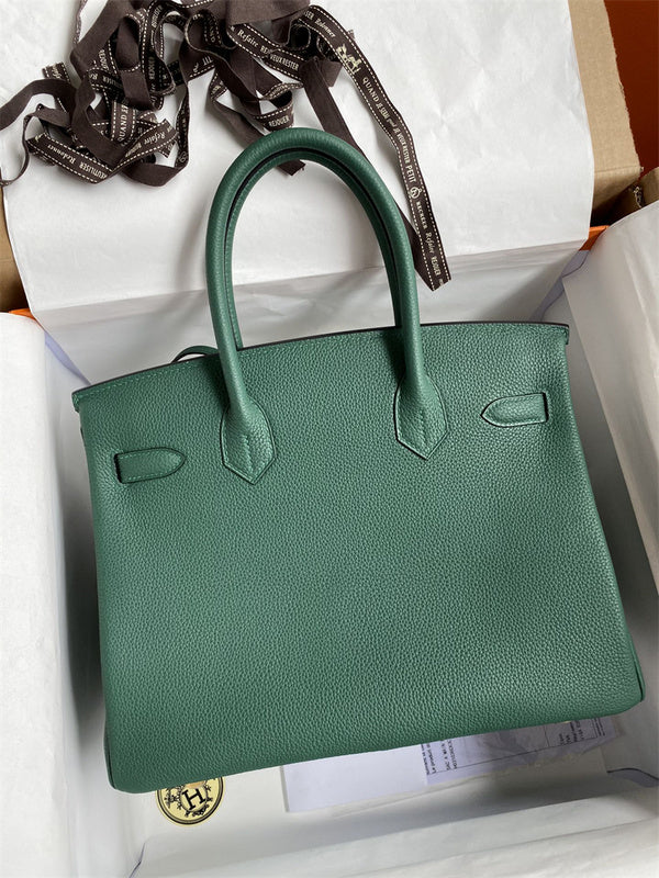 Minimalist handbag styled for everyday wear