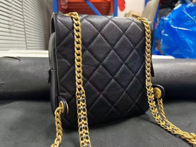  mid purse view 4
