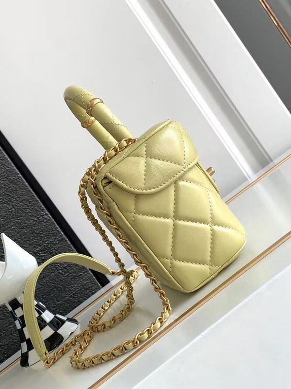 Ziva's Charm handbag – detail view (one versatile size)