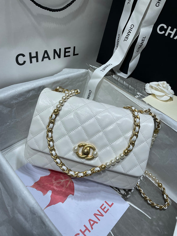  women's handbag, versatile design, view 1