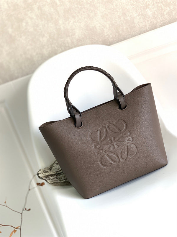 Ziva's Charm handbag – angled view (29cm*14cm*25cm)