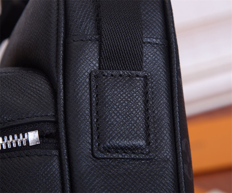  Statement top-handle bag front view 7