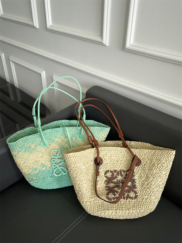 Ziva's Charm handbag – interior view (40cm*25cm*13cm)