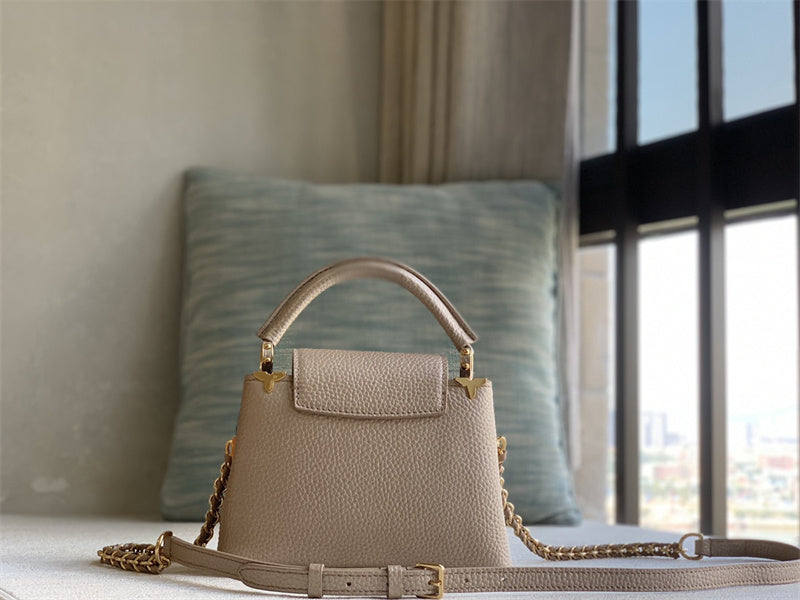  structured bag interior and compartment view 63