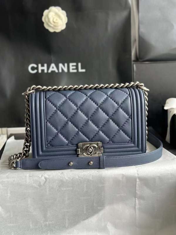 Zivas Charm Understated Luxury Everyday Handbag (Structured Everyday Essential) – Styled Look