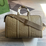 Side profile of everyday-luxe premium women's handbag – women's luxury accessory