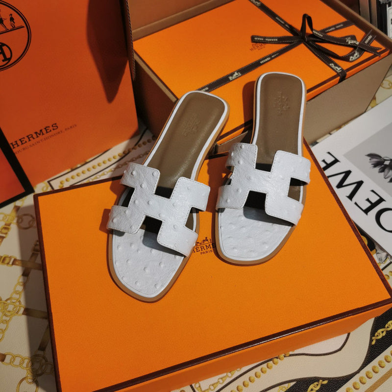 Hermès Red Espadrille Wedge Sandals - Detail Shot of Craftsmanship