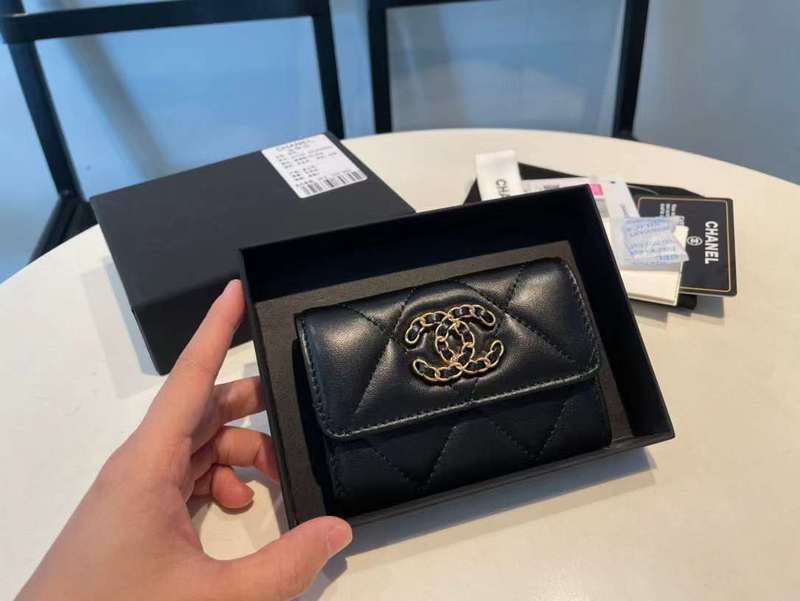 Zivas Charm Chic Craftsmanship Everyday Handbag (Statement-Ready Design) – Back View