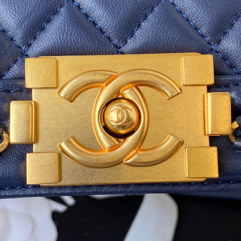  women's handbag, versatile design, view 2