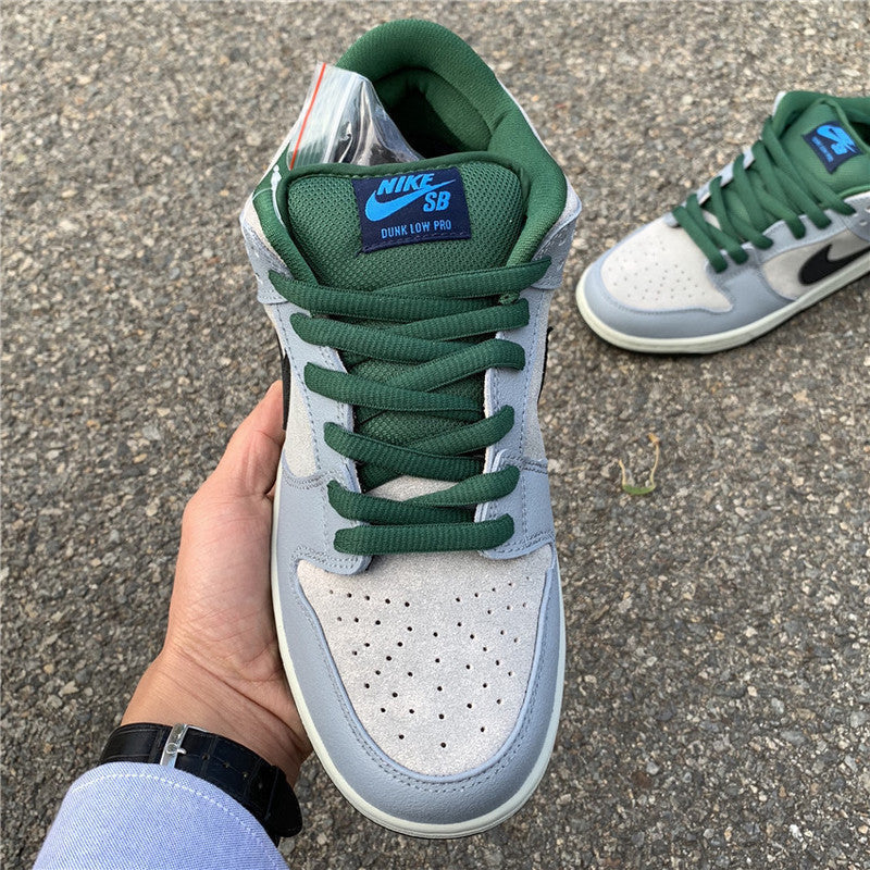 Nike Men's & Women's Luxury Fashion Trainers — Style 042 front view