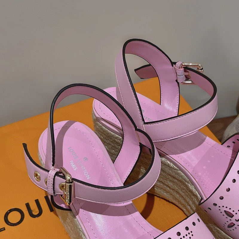 Louis Vuitton Nude Chelsea Boots - Toe Detail View