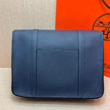  Elegant handbag carried on shoulder 22