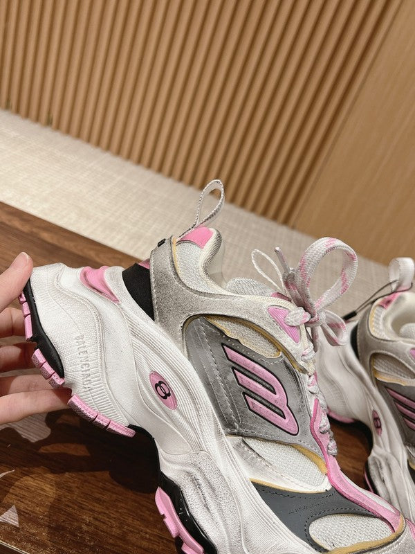 Balenciaga shoes Style 041 - logo and branding close-up