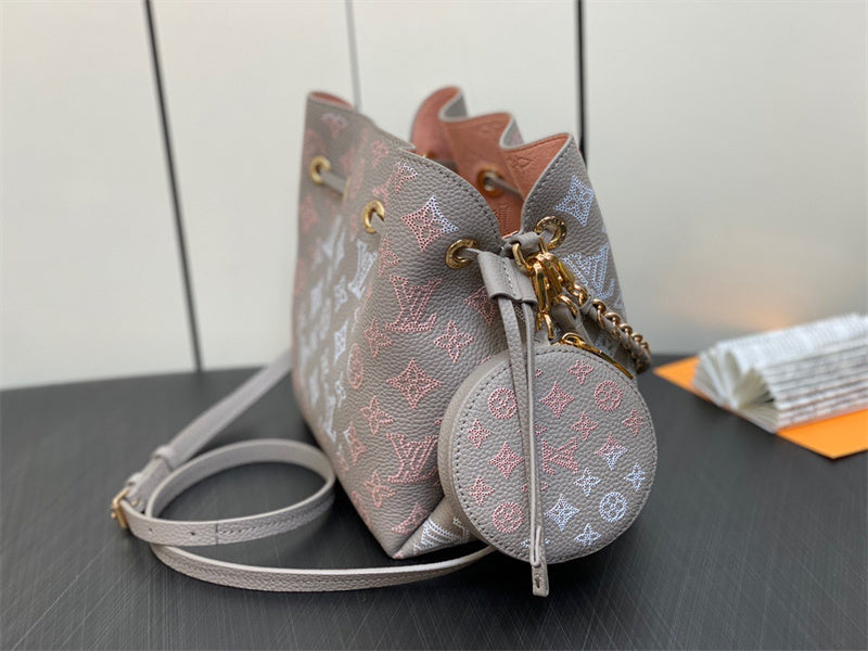  Minimalist structured bag front view 13