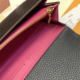  Tailored top-handle bag front view 7