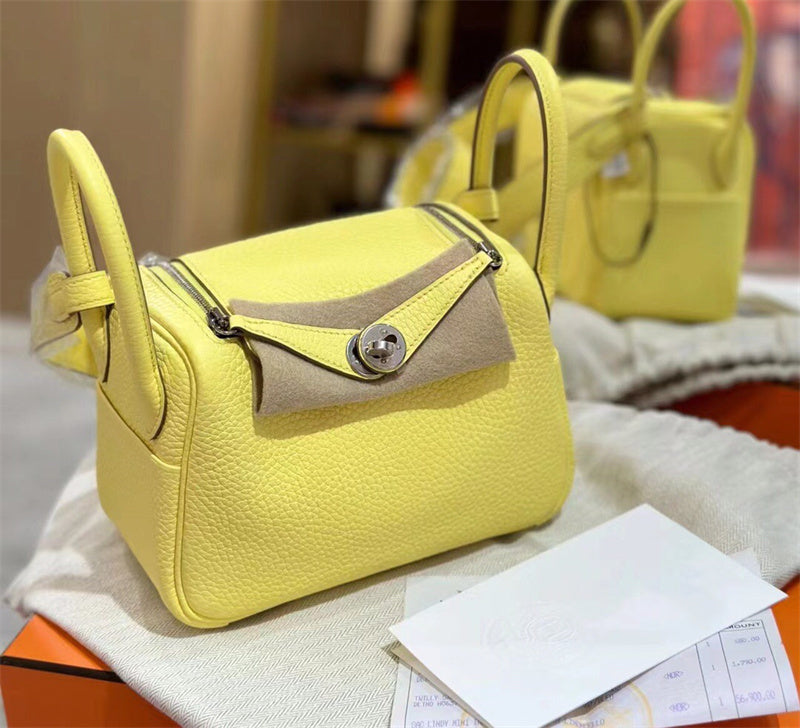 Interior view of streamlined premium bag