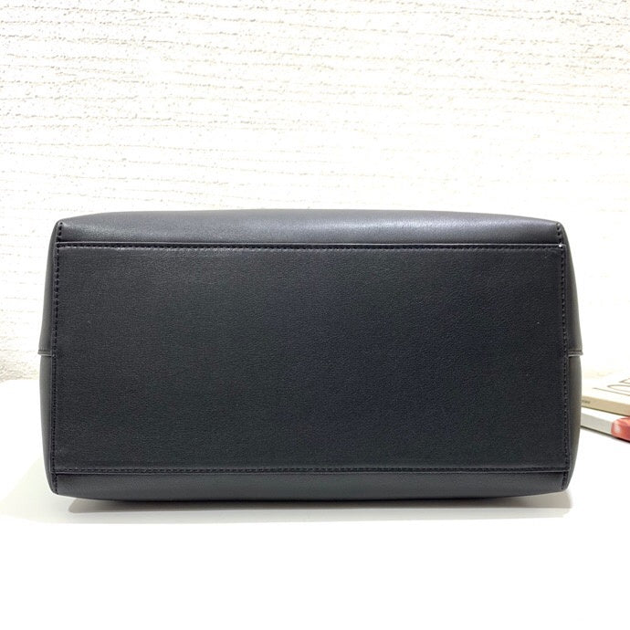Ziva's Charm handbag – side angle view (29cm*25cm*14cm)
