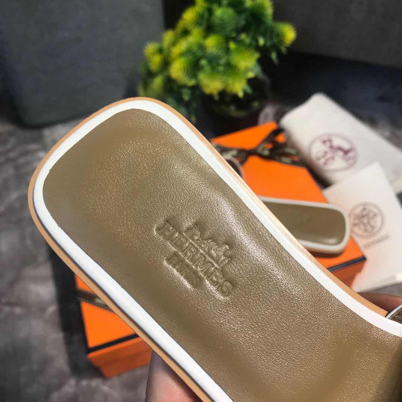 Hermès Chocolate Brown Espadrille Wedge Sandals - Heel Detail View