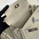  understated carryall bag detail view showing craftsmanship 8