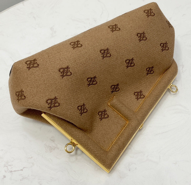 Ziva's Charm handbag – interior view (23cm*9.5cm*18cm)