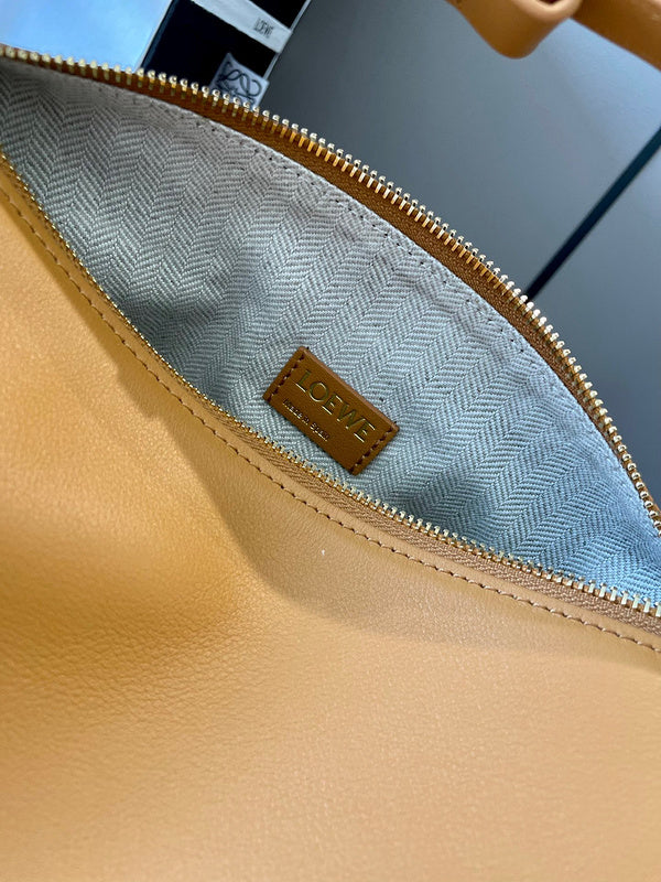 Ziva's Charm handbag – lifestyle view (21cm*17cm*12.5cm)
