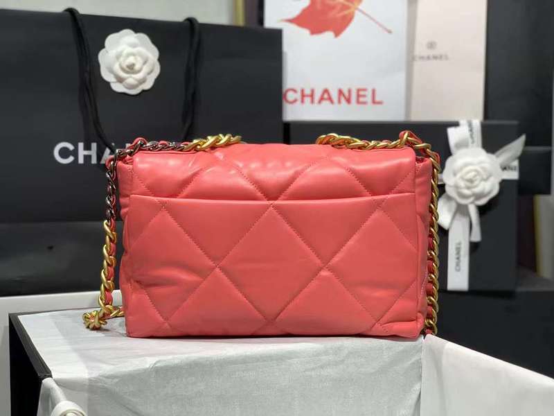 Zivas Charm Streamlined Design Luxury Handbag (Structured Everyday Essential) – Close-Up Detail